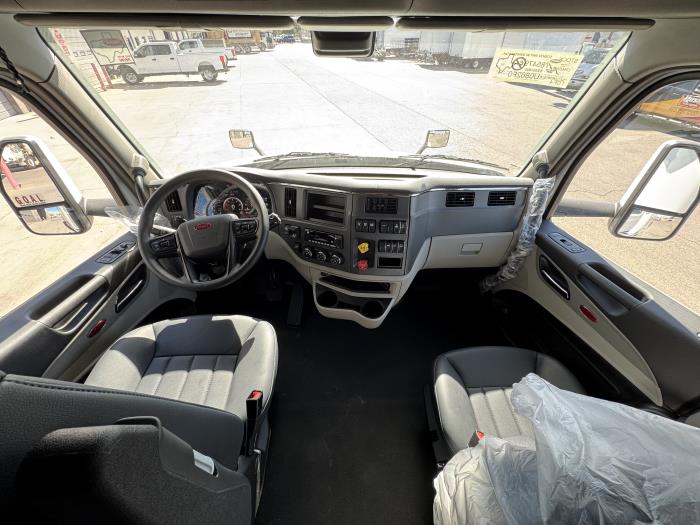 2026 Peterbilt 579-28