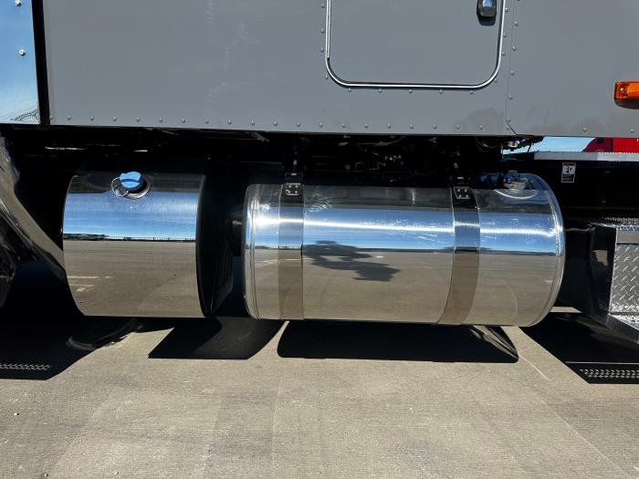 2026 Peterbilt 589-10