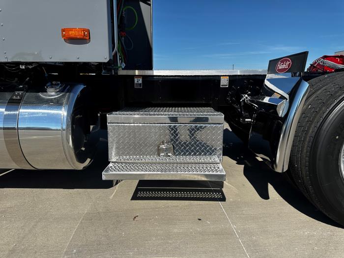 2026 Peterbilt 589-11
