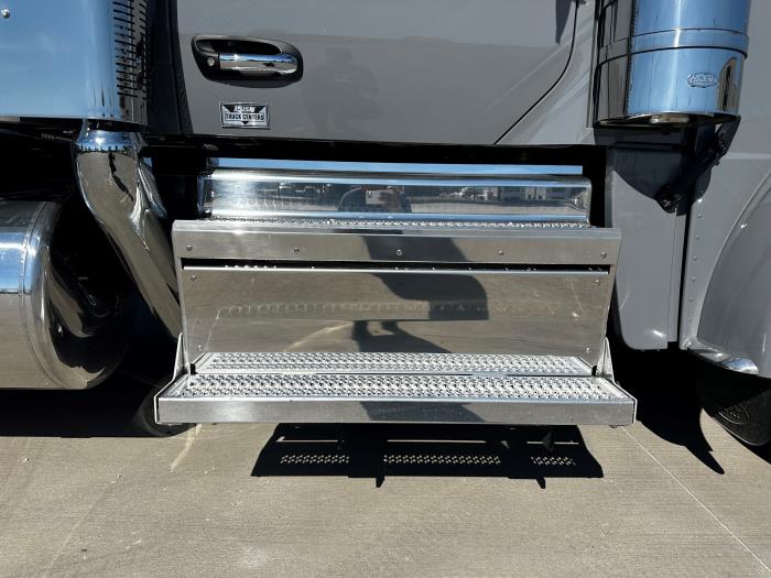 2026 Peterbilt 589-15