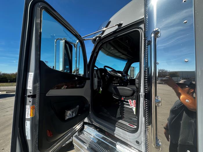 2026 Peterbilt 589-20