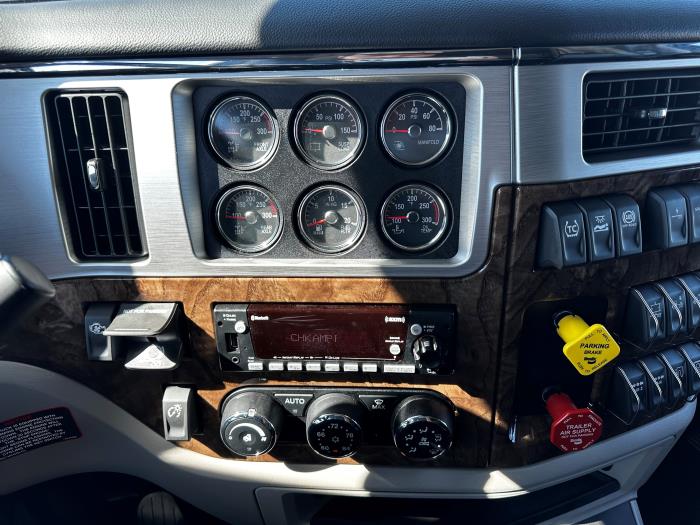 2026 Peterbilt 589-24