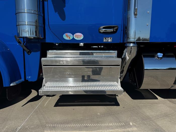 2026 Peterbilt 589-12