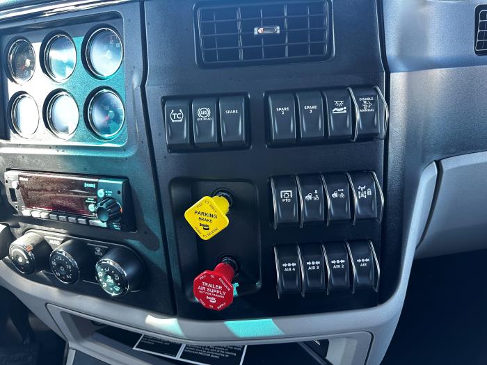 2026 Peterbilt 589-21