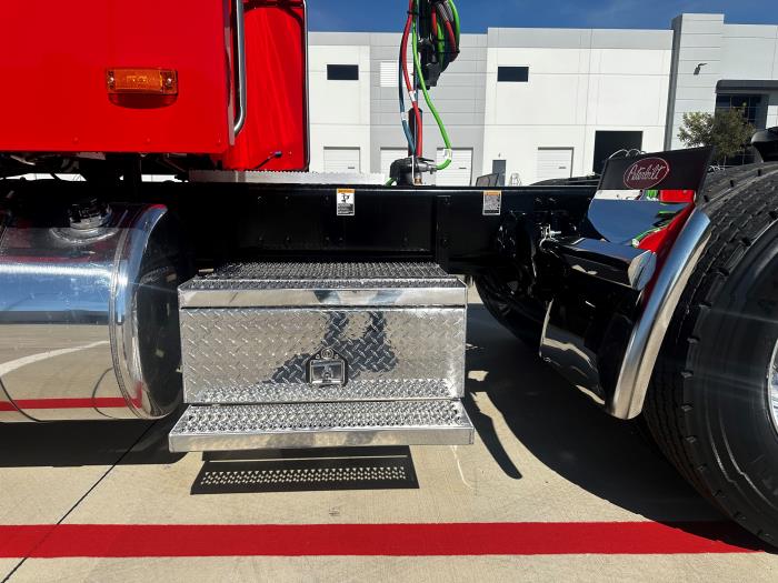 2026 Peterbilt 589-13