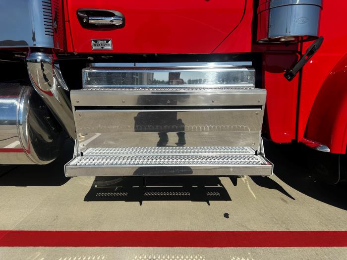 2026 Peterbilt 589-17