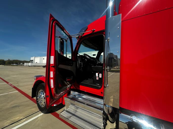 2026 Peterbilt 589-22