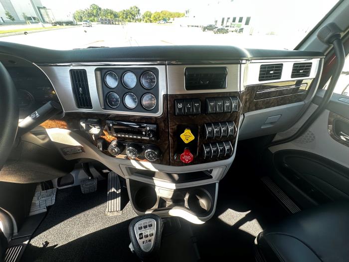 2026 Peterbilt 589-26