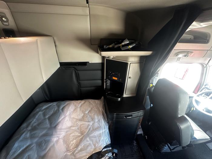 2026 Peterbilt 589-31