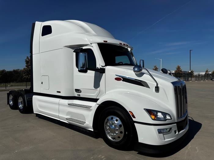2026 Peterbilt 579 photo 4