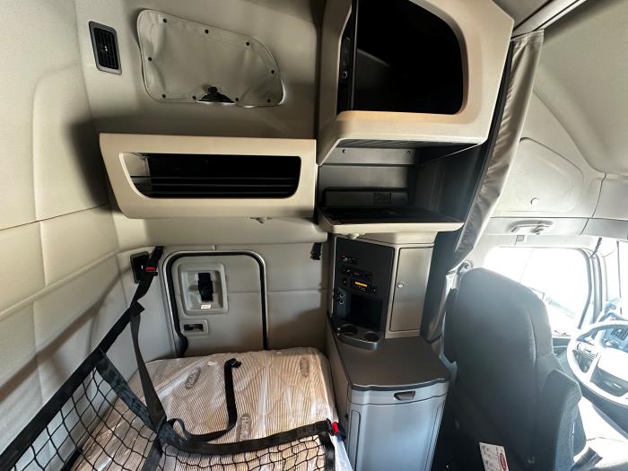 2026 Peterbilt 579-22