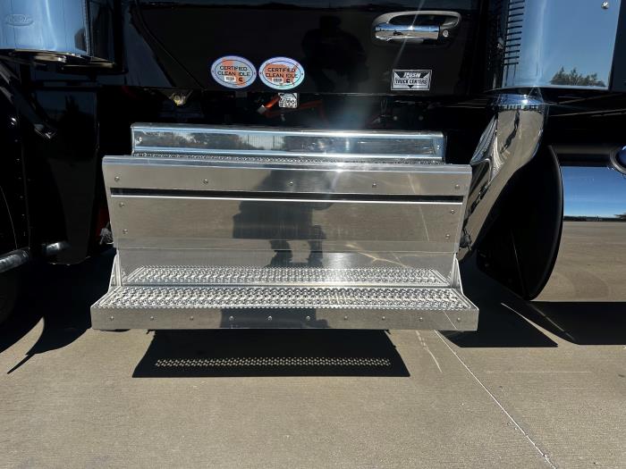 2026 Peterbilt 589-10