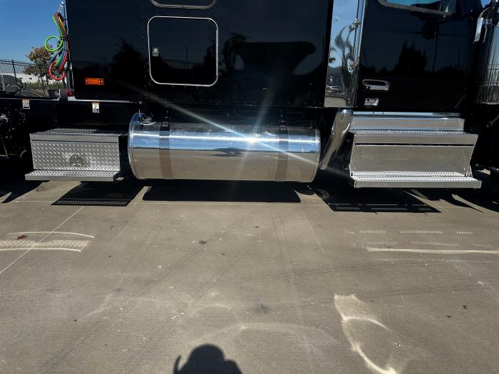 2026 Peterbilt 589-17