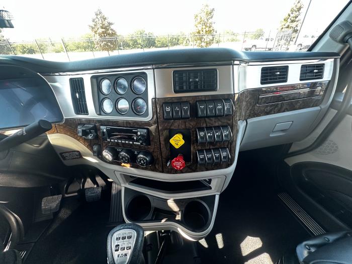 2026 Peterbilt 589-23