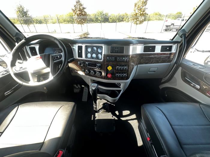 2026 Peterbilt 589-24