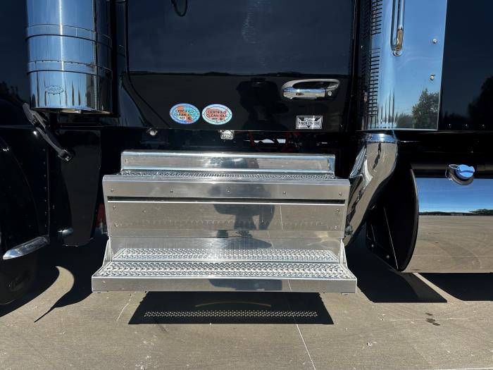 2026 Peterbilt 589-10