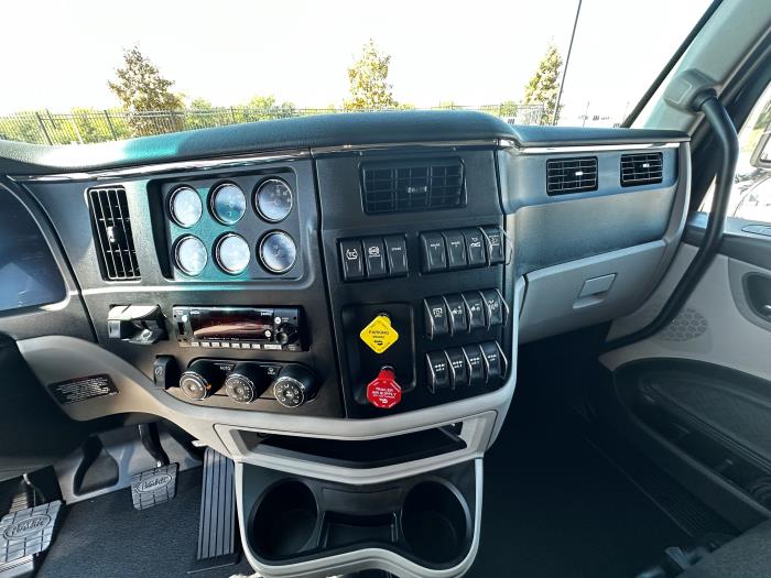 2026 Peterbilt 589-21