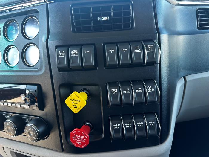 2026 Peterbilt 589-23