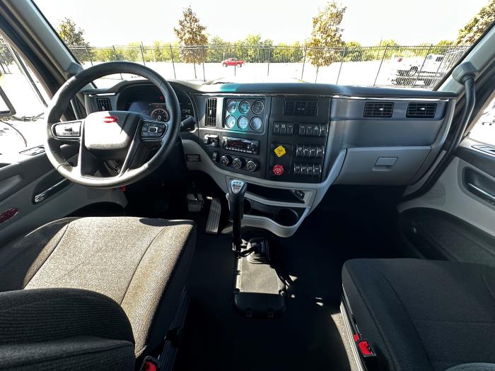 2026 Peterbilt 589-24