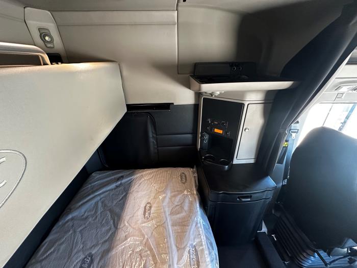 2026 Peterbilt 589-26