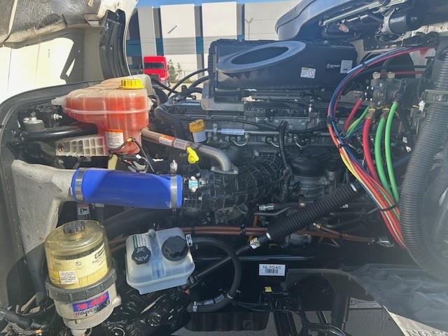 2023 Freightliner Cascadia-1