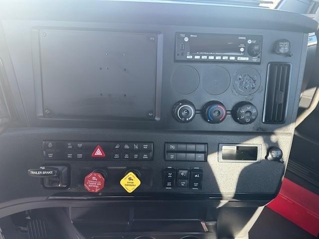 2023 Freightliner Cascadia-7