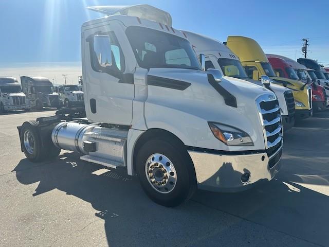 2023 Freightliner Cascadia-13