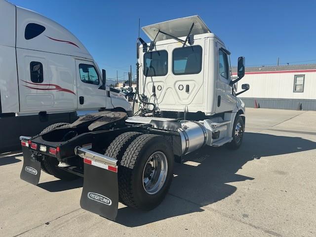 2023 Freightliner Cascadia-14