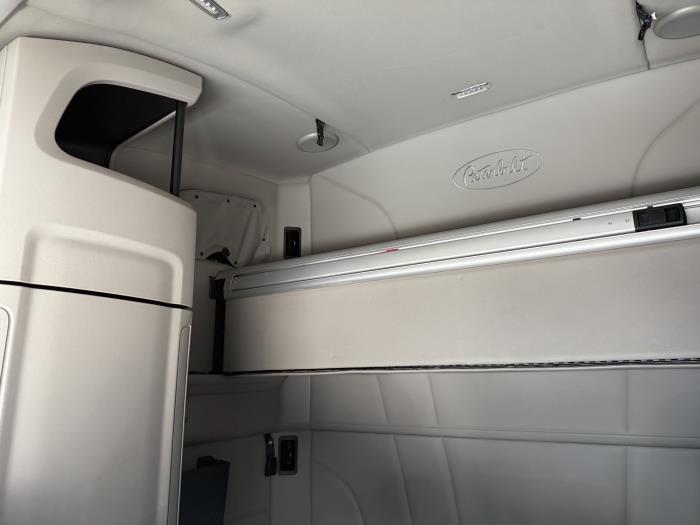 2022 Peterbilt 579-7