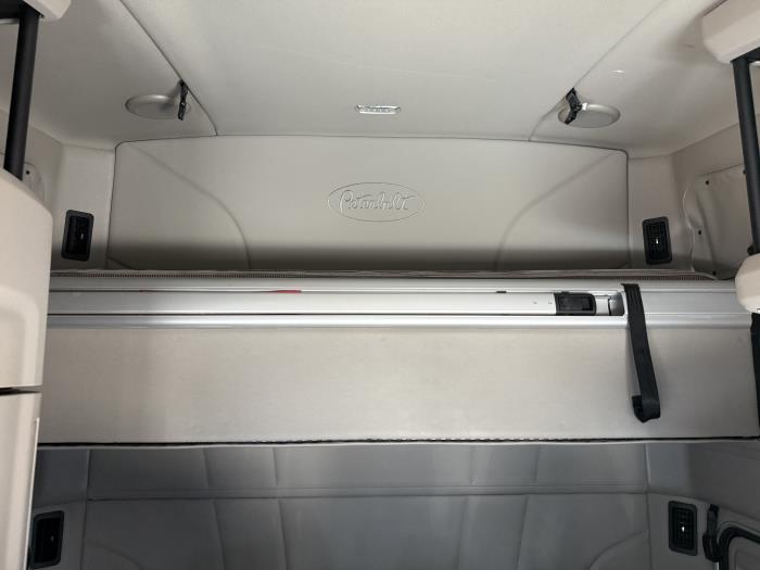 2022 Peterbilt 579-9