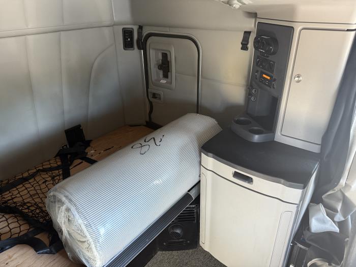 2022 Peterbilt 579-11