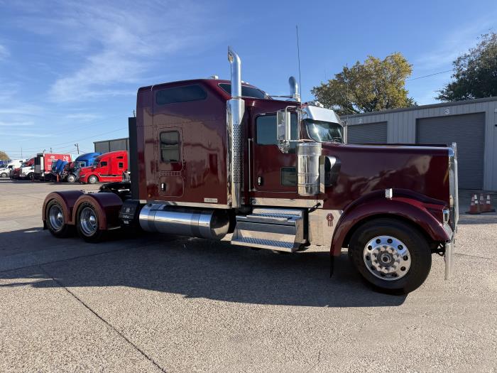 2021 Kenworth W900 photo 3