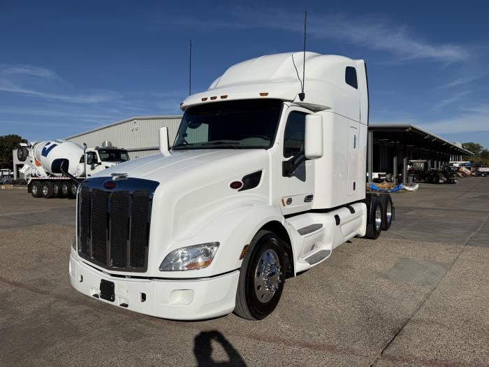 2022 Peterbilt 579-17