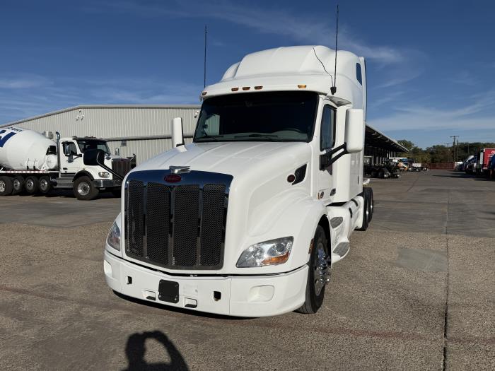 2022 Peterbilt 579-18