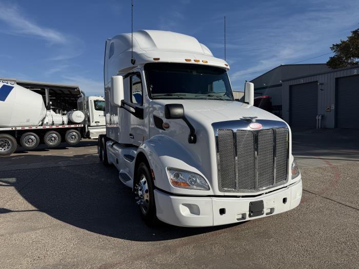 2022 Peterbilt 579-22