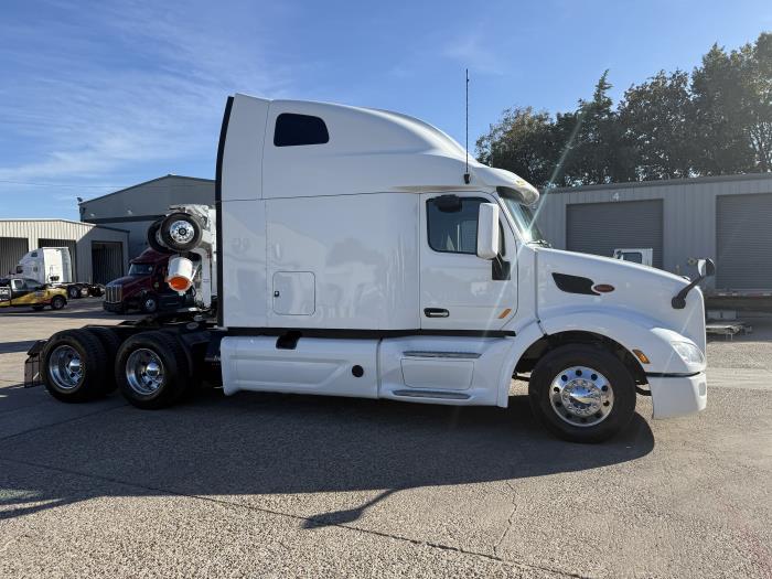 2022 Peterbilt 579-27