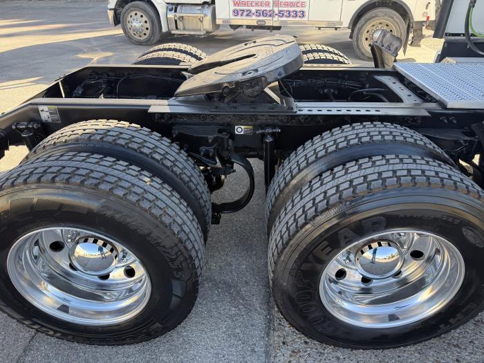 2022 Peterbilt 579-33
