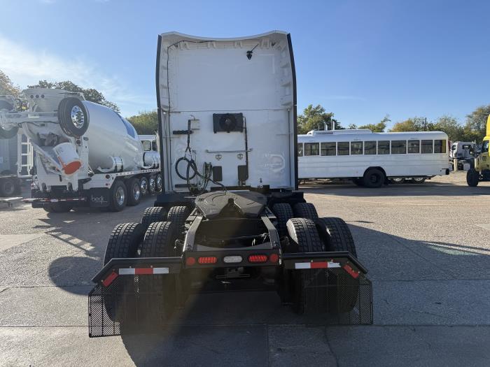 2022 Peterbilt 579-35