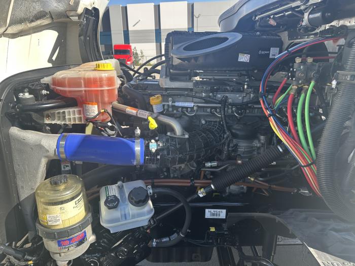 2023 Freightliner Cascadia-2