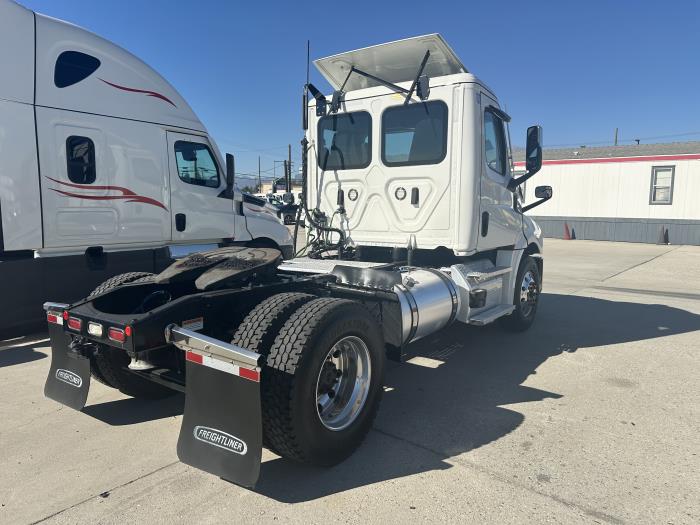 2023 Freightliner Cascadia-3