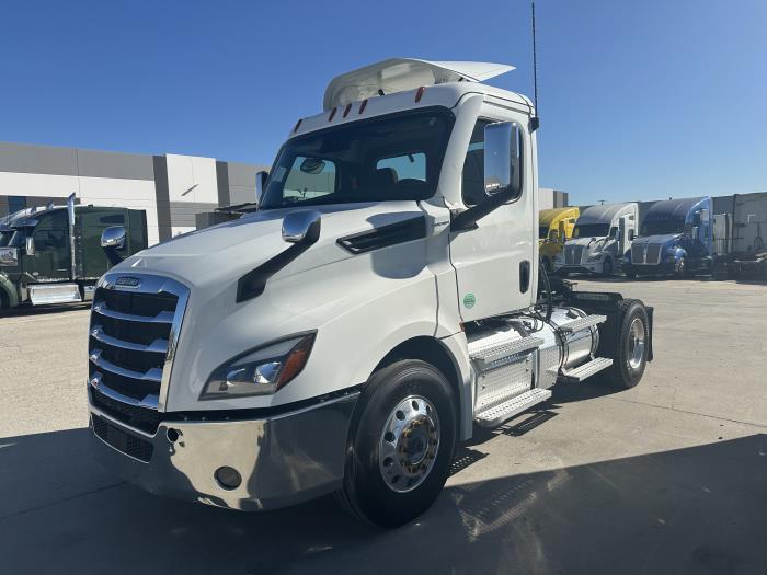 2023 Freightliner Cascadia-4