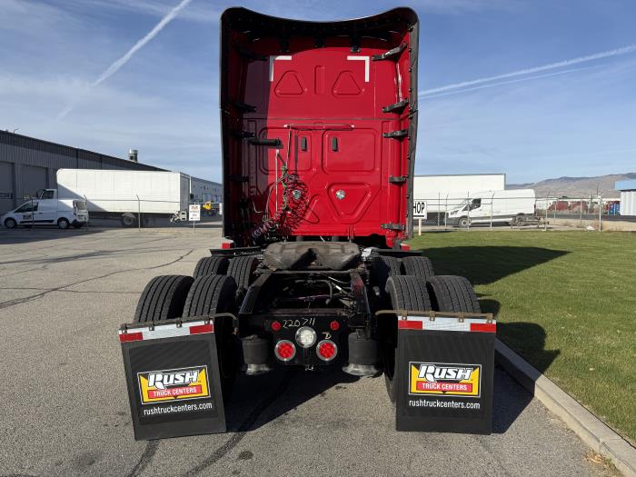 2022 Freightliner Cascadia-4