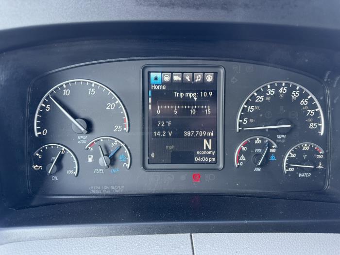 2022 Freightliner Cascadia-14