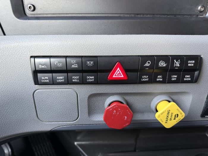 2022 Freightliner Cascadia-17