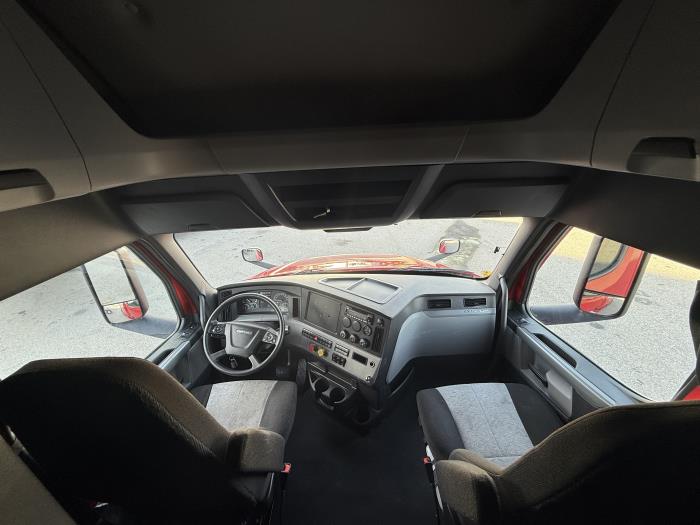 2022 Freightliner Cascadia-20