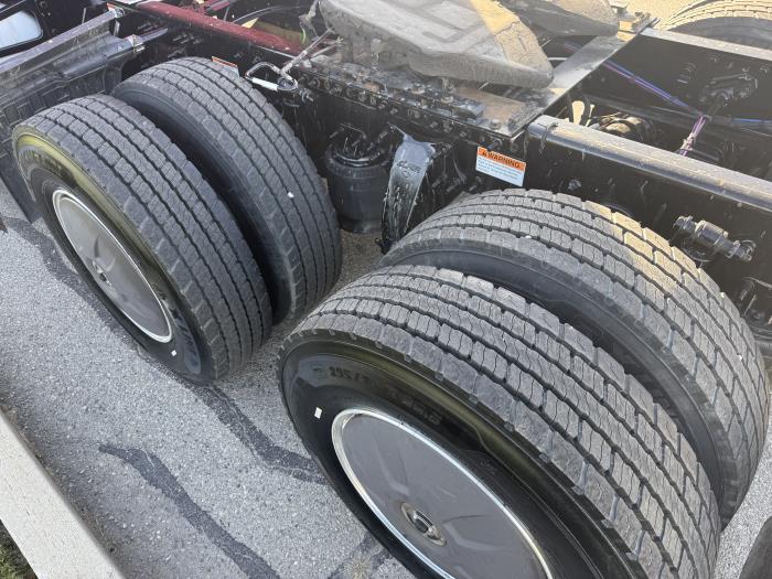 2022 Freightliner Cascadia-29