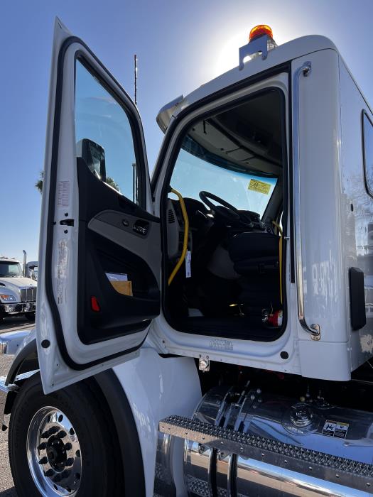 2026 Peterbilt 567-15