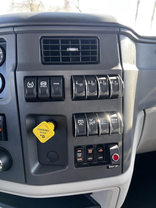 2026 Peterbilt 567-22