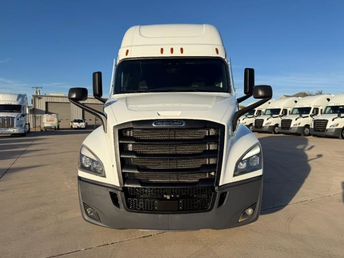 2023 Freightliner Cascadia-1