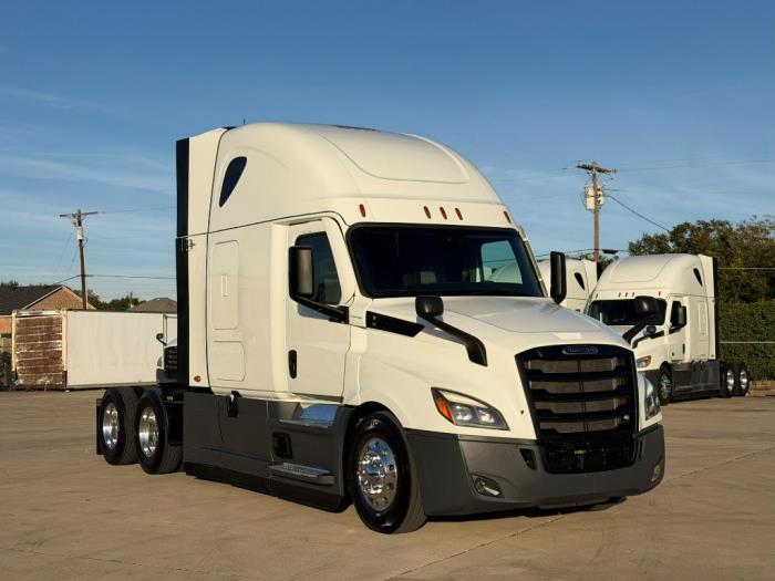 2023 Freightliner Cascadia-2